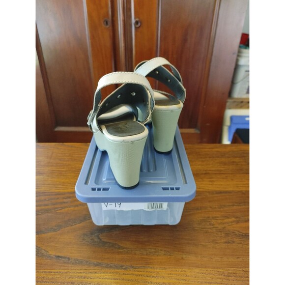 High Wedge Metal Details Women's Wedge Sandals 8.5 By NICOLE (V-19) - Picture 2 of 6